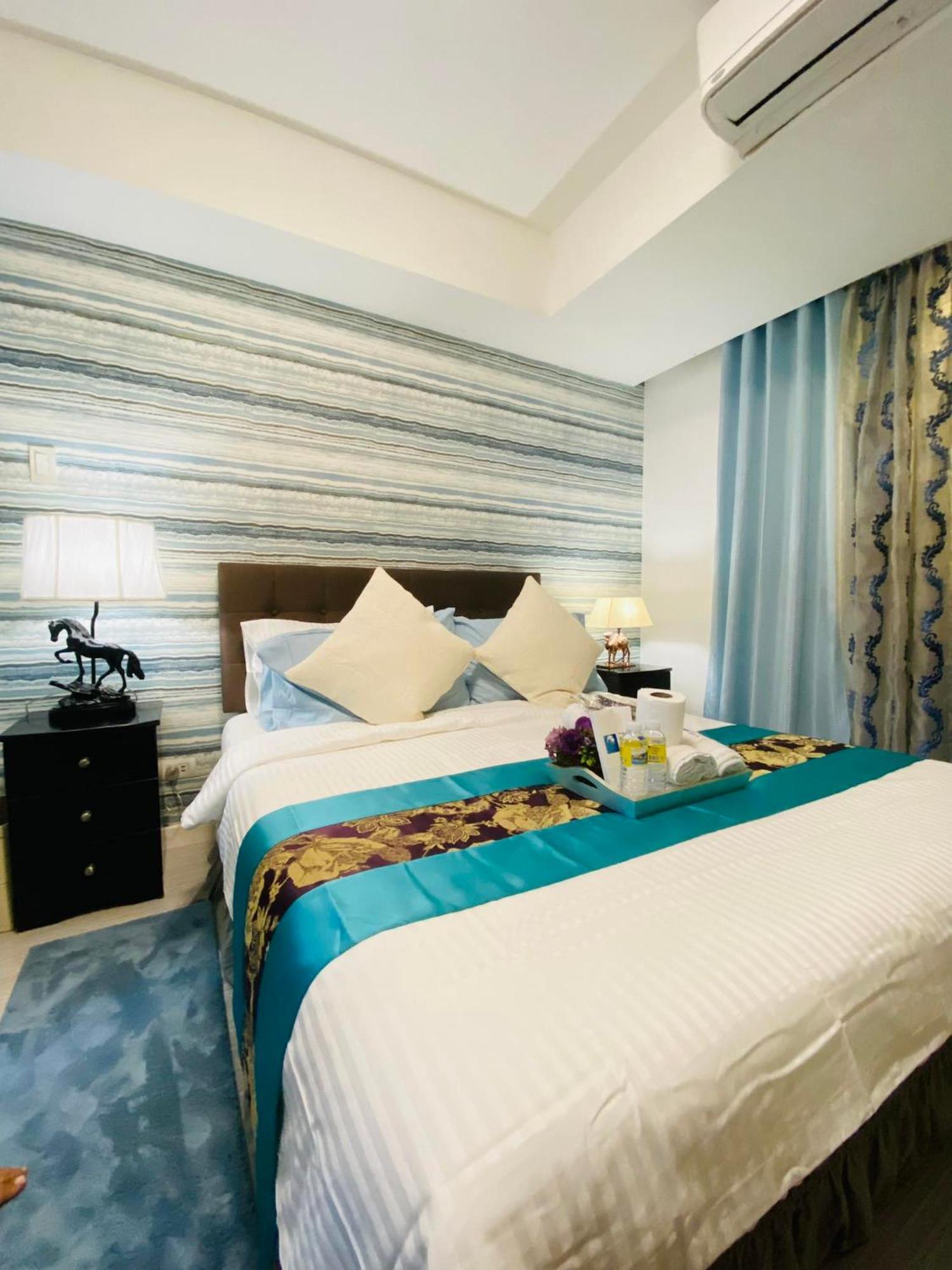 Manila Urban Resort At Azure Εξωτερικό φωτογραφία