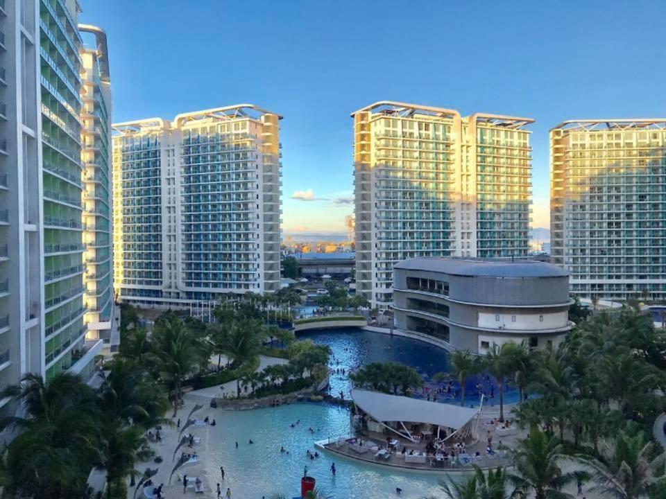 Manila Urban Resort At Azure Εξωτερικό φωτογραφία