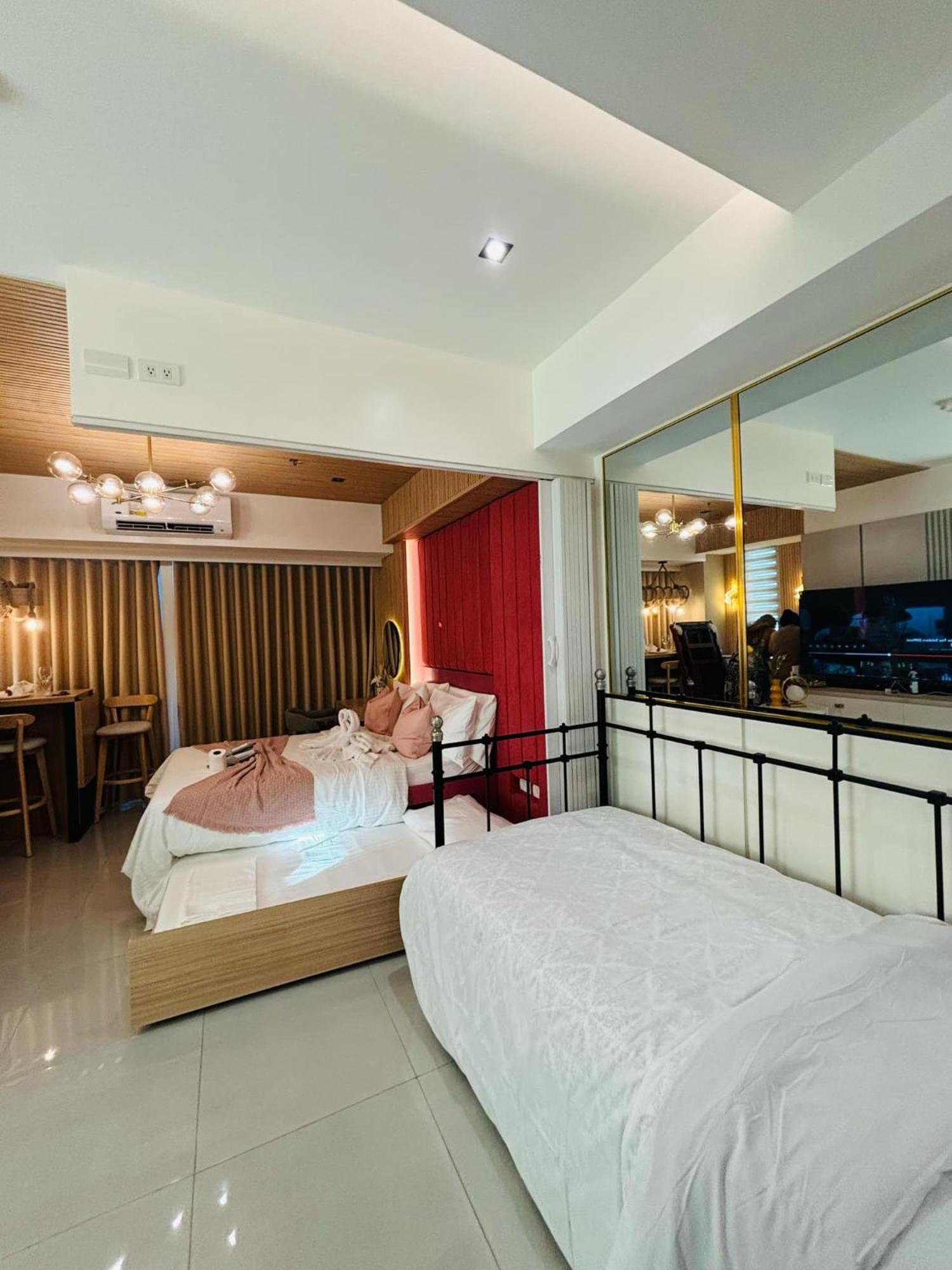 Manila Urban Resort At Azure Εξωτερικό φωτογραφία