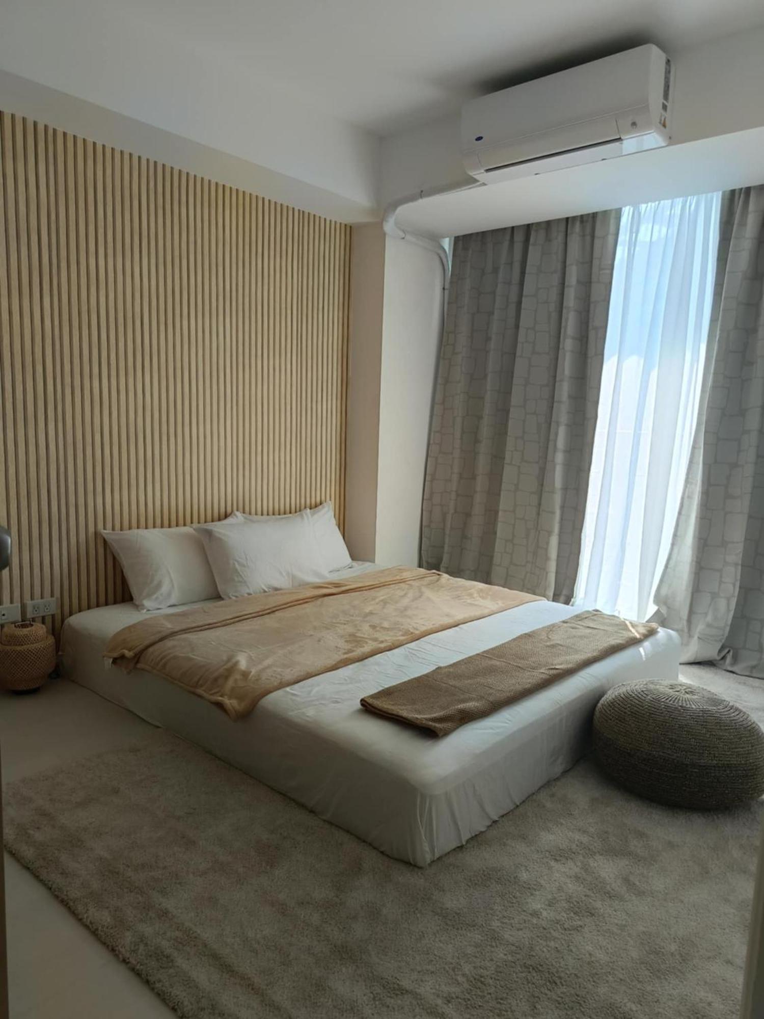 Manila Urban Resort At Azure Εξωτερικό φωτογραφία
