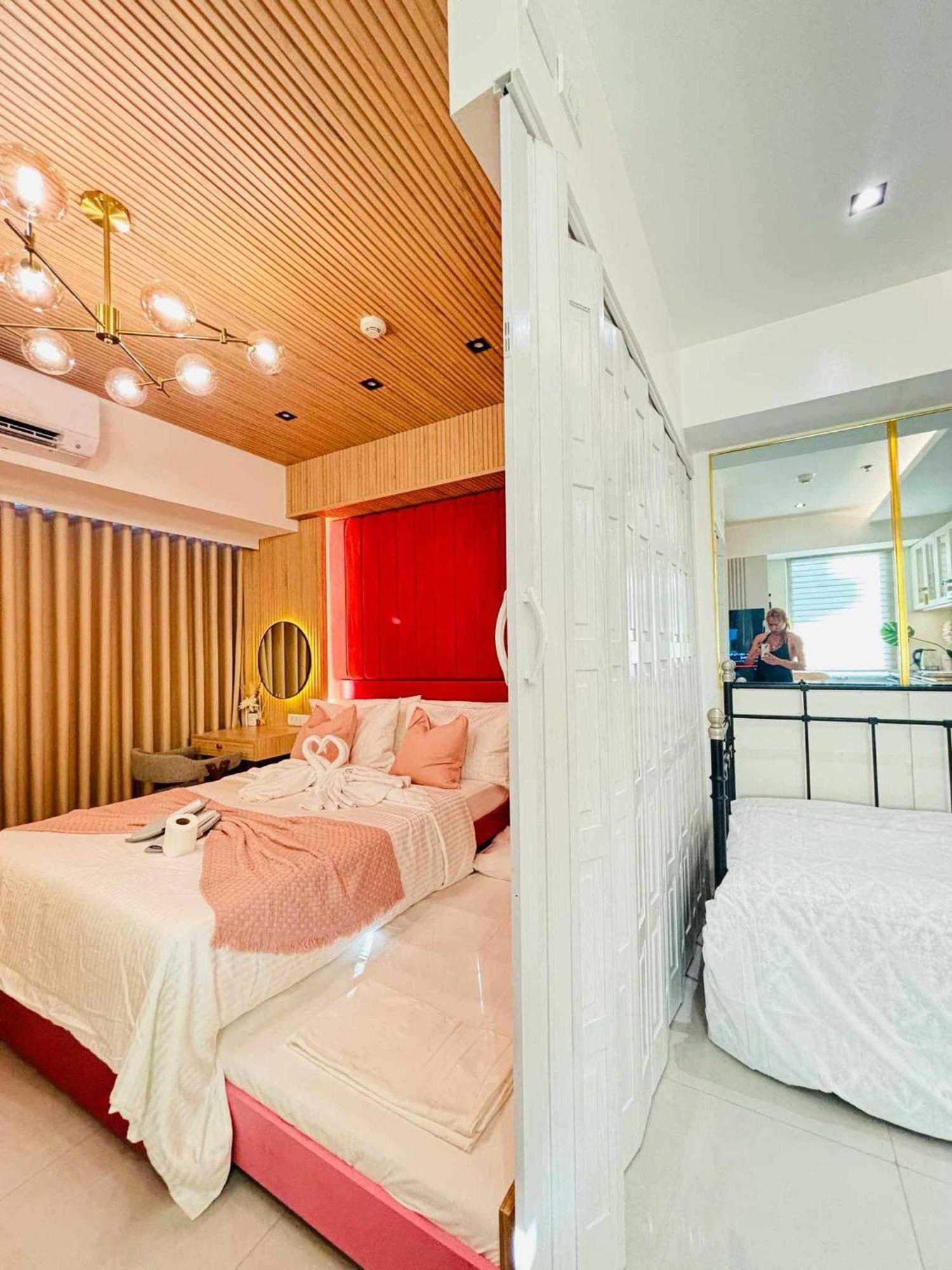 Manila Urban Resort At Azure Εξωτερικό φωτογραφία
